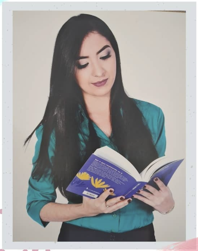 Natália Lins em seu consultório